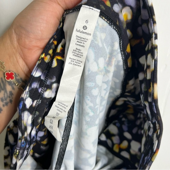Lululemon Speed Up Tight 28" *Full-On Luxtreme
Metropolis Glow Multi 6 - Picture 3 of 6